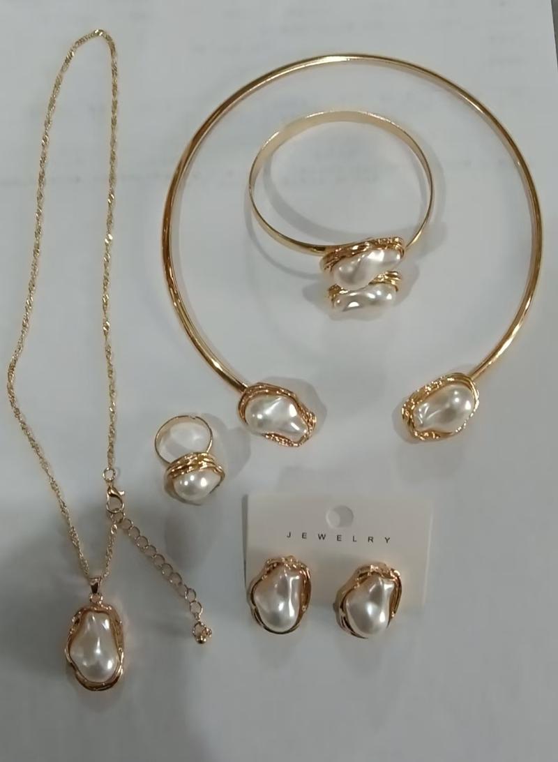 Product Introduction of Southeast Asian Trend Baroque Irregular Pearl Set Jewelry for Women High-end Necklace Earrings Ring Bracelet Choker 18