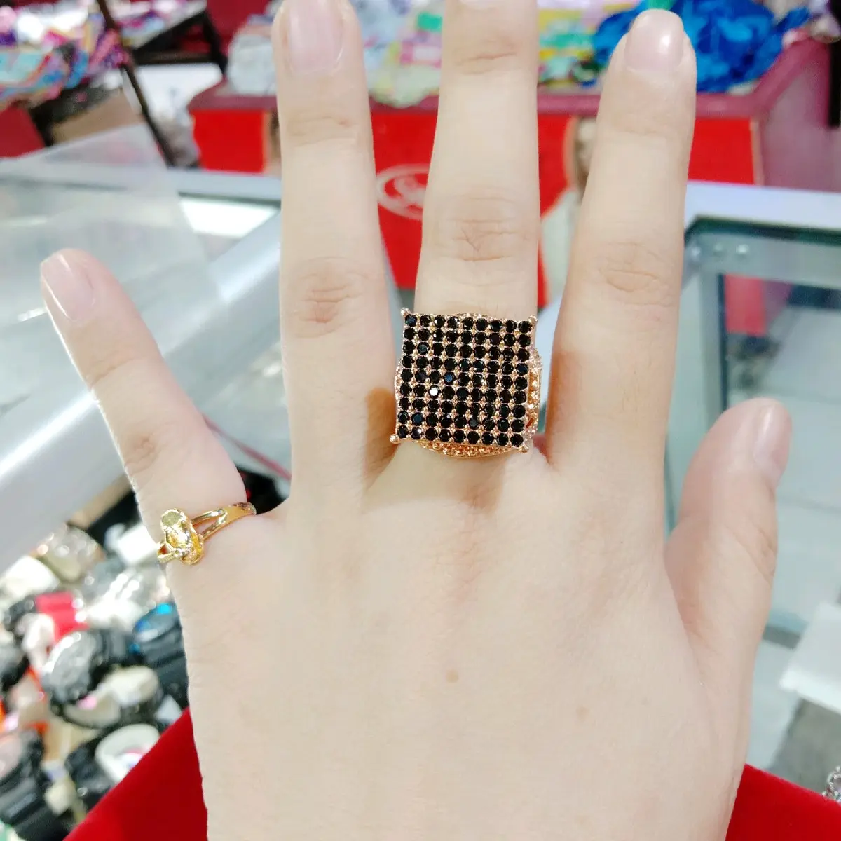 cincin kotak