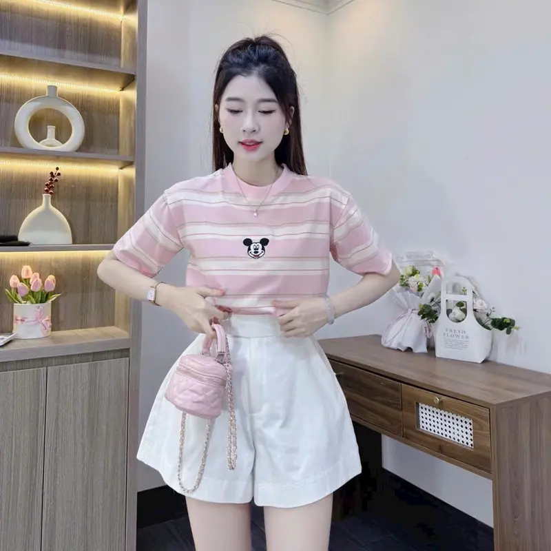 SÉT ÁO TĂM LẠNH IN SỌC HÌNH MICKEY PHỐI QUẦN KAKI MÀU Y HÌNH 2