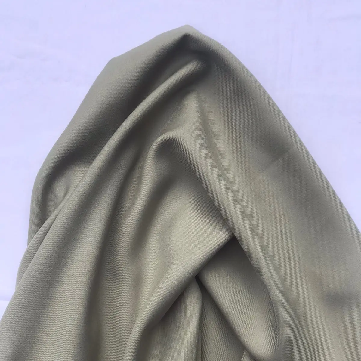 KAIN SHAKILA POLOS L150
