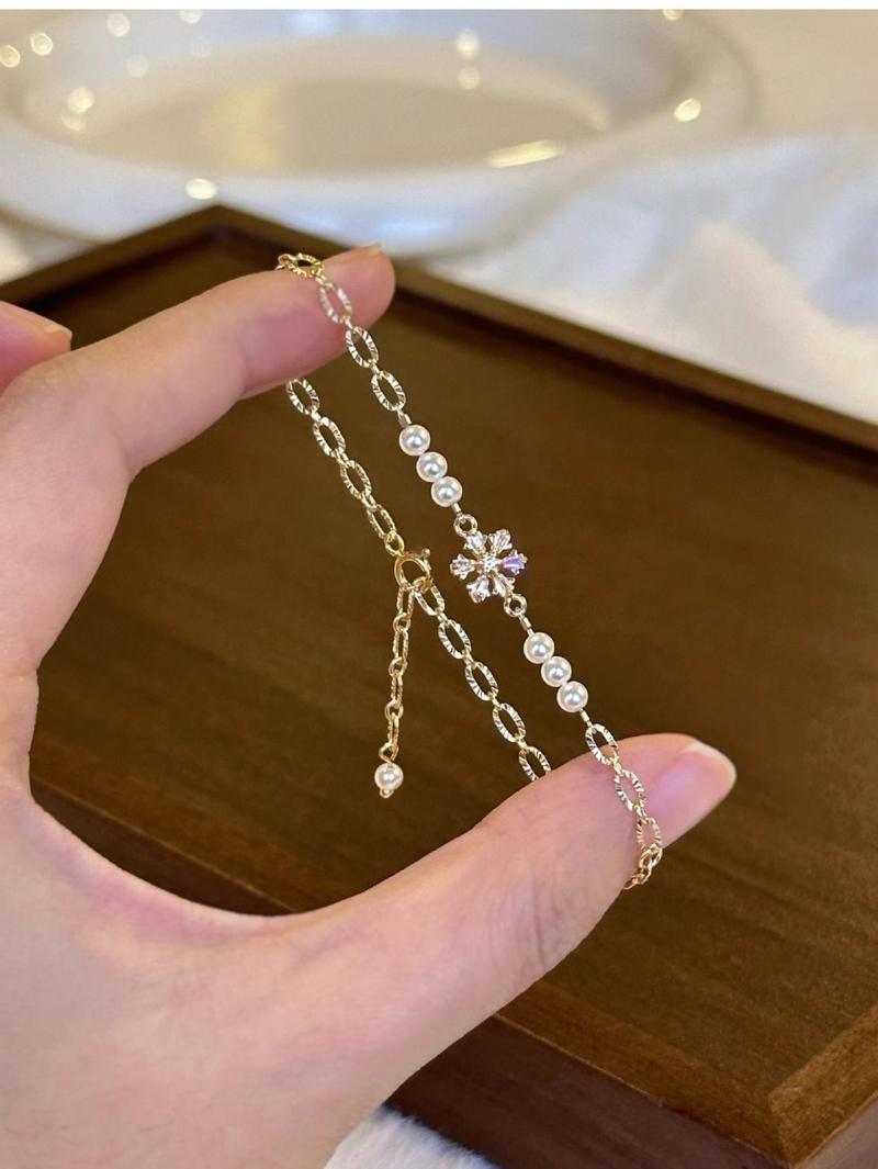 Product Introduction of Vòng Tay Ngọc Trai Zircon Bông Tuyết, Thiết Kế Tối Giản, Thích Hợp Cho Mùa Thu Và Mùa Đông, Độc Đáo, Cao Cấp, Tongqin, Nhẹ Nhàng Và Tinh Tế, Phong Cách Thanh Lịch, Dành Cho Nữ 6