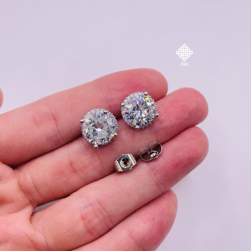 Bông tai titan đính đá phối viền tròn 10 li, Khuyên tai titan đính đá 10 li không phai màu không rỉ sét, trangsucmoiluatuoi.RIN 5