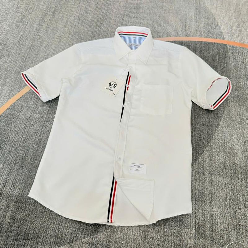 Sơ mi nam tay dài phối túi cổ thêu 3 sọc 2 màu đen trắng. Phong cách sang trọng Menswear Áo Shirt Có Cổ Nhung 1