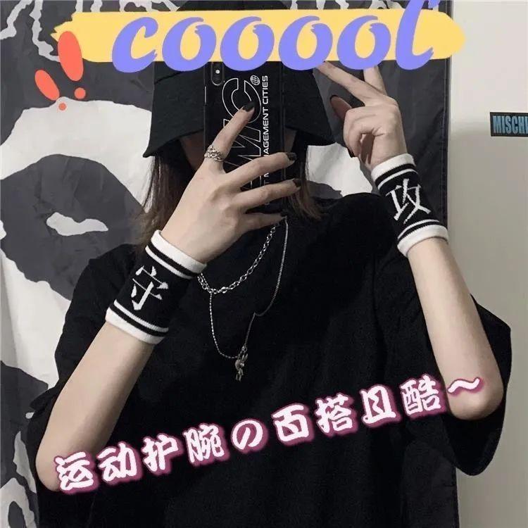 Product Introduction of Dây Đeo Cổ Tay, Phong Cách Tối Màu, Thiết Kế Tấn Công Và Phòng Vệ, Unisex, Che Sẹo Ngầu Thích Hợp Cho Cầu Lông Và Bóng Rổ, Dây Đeo Cổ Tay Thấm Hút Mồ Hôi, Đồ Bảo Hộ Thể Thao, Bảo Vệ Ngoài Trời, Dụng Cụ Bảo Vệ Cổ Tay Thể Thao 5