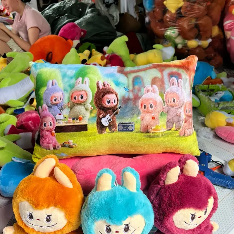 Gối in 3D LaBuBu ngỗ nghĩnh đặt x2 có quà tặng kèm 5