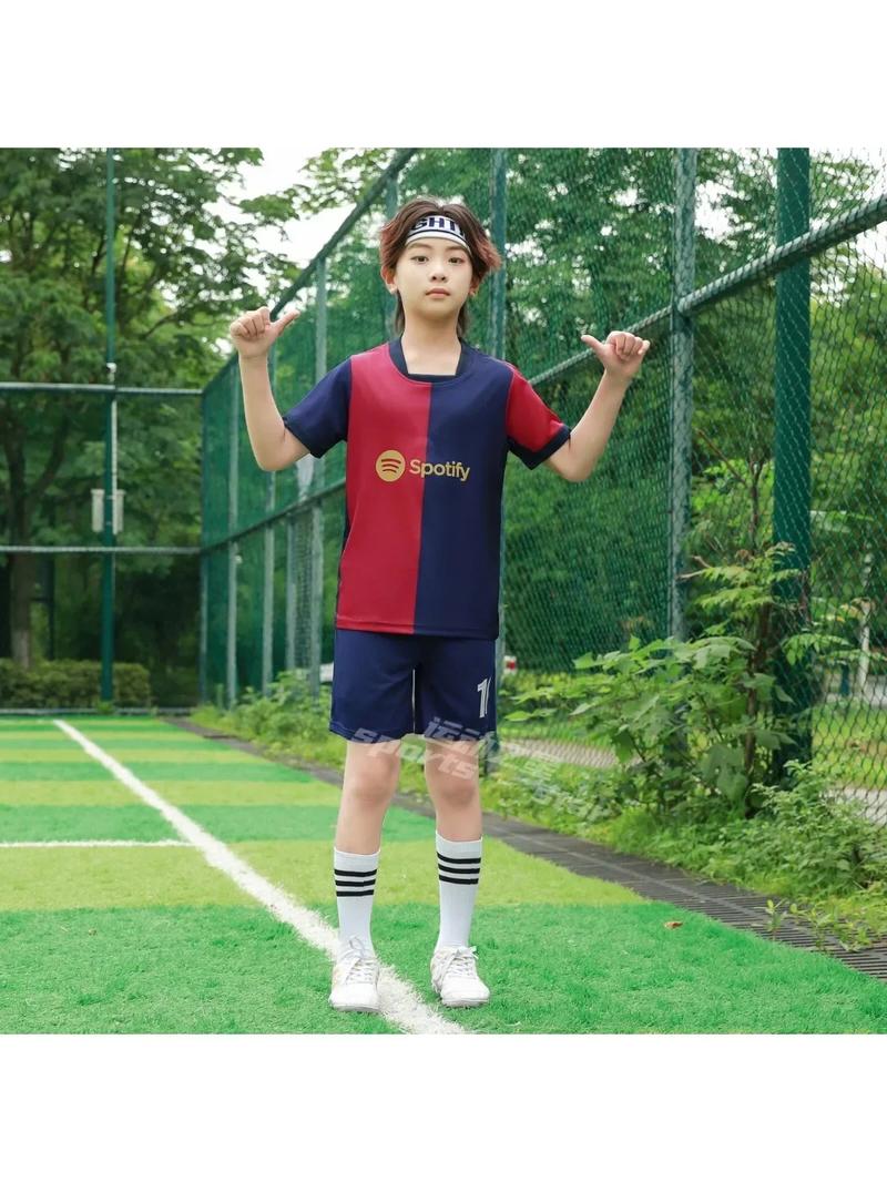 Product Introduction of Children's sports suit boy girl  Barcelonas Fans shirt Training wear games rugby Football Shirt   Kids Child Sets Kit uniform 3