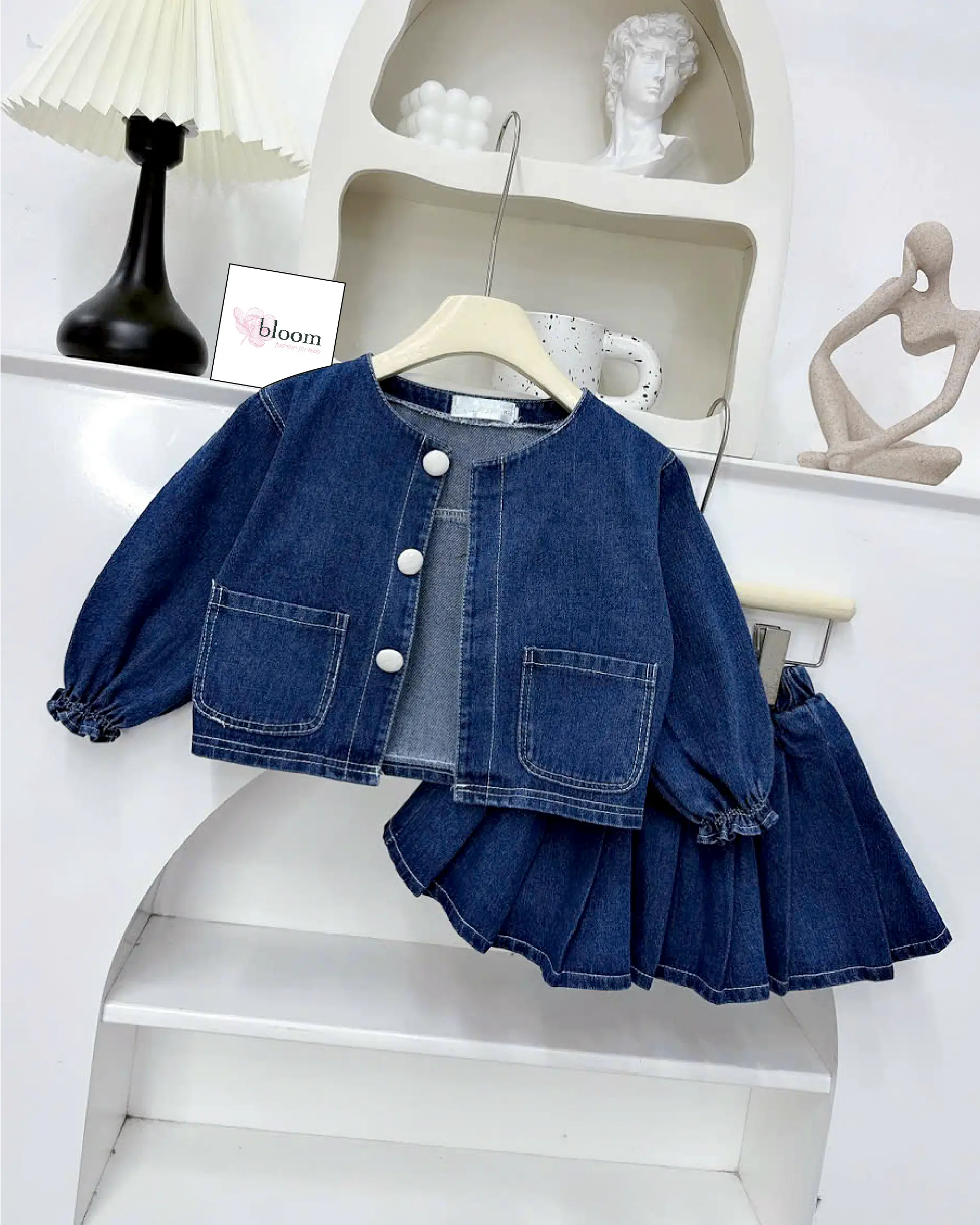 Set jeans mềm năng động cho bé gái