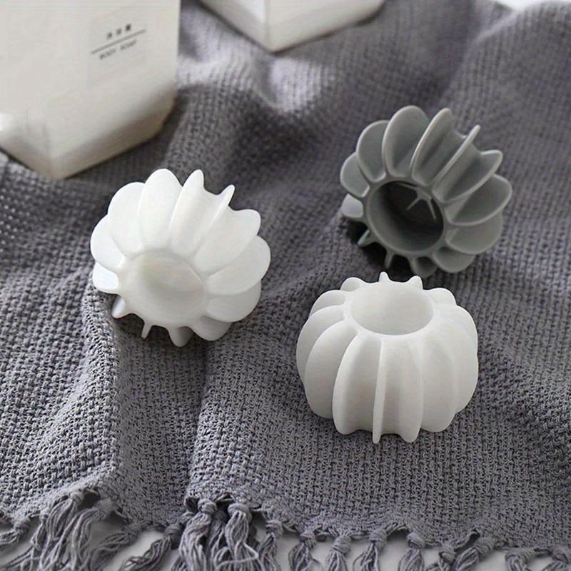 Product Introduction of Reusable Silicone Laundry Ball, 1 Count Pet Hair Remover, Washing Machine Cat Hair Catcher, Laundry Tool for Home Use 3