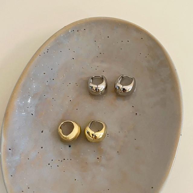 [Fanyee] Anting-anting Lingkaran Polos Temperamen Mode yang Halus Anting-anting kreatif dengan temperamen kelas atas Q132 5
