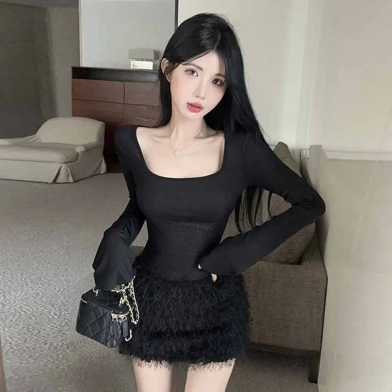 Váy Khối Màu Đen Cổ Vuông, Phong Cách Cô Gái Nóng Bỏng Quyến Rũ, Bó Sát Vừa Vặn, Khâu Lông Thú, Thiết Kế Nhún Eo 1