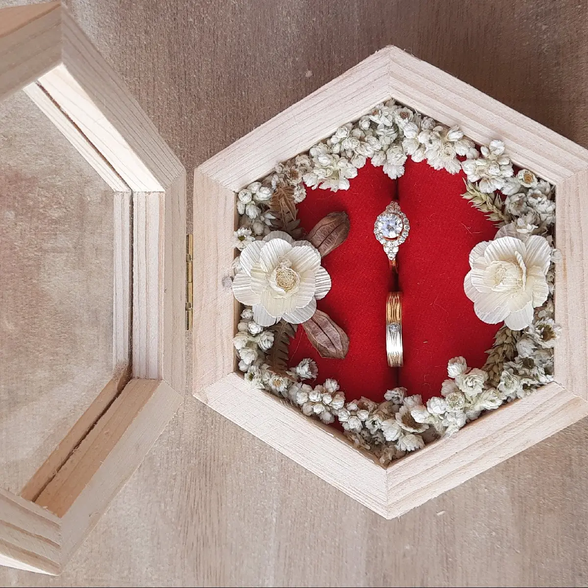 Kotak cincin kayu hexagon/ kotak cincin hias/ kotak cincin jati belanda