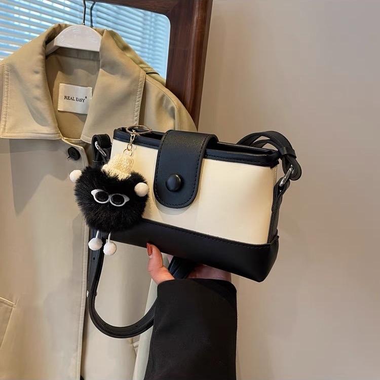 Túi Xách Nữ Đeo Chéo, Đeo Vai Dáng Chậu - Da PU , hoạ tiết trơn đơn giản , phong cách nữ Hàn Quốc - đựng mỹ phẩm, ví tiền, điện thoại KT:D19;C13;R7(cm) KL:250g { KHÔNG KÈM THEO GẤU BÔNG TREO } Bag Kem