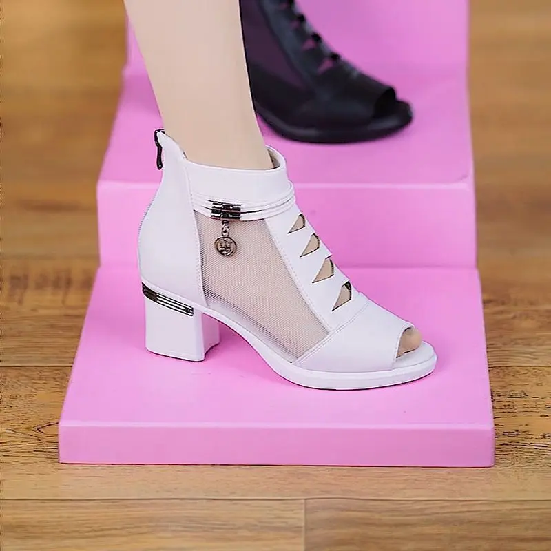 Bốt Sandal Da Thật, Bán Chạy Cho Phụ Nữ Trung Niên, Lưới Thoáng Khí Và khoét lỗ, Dép Hở Ngón Bên Ngoài, Gót Trung Bình Và Chunky, Bốt Lưới, Thích Hợp Cho Mùa Lò Xo Và Mùa Hè