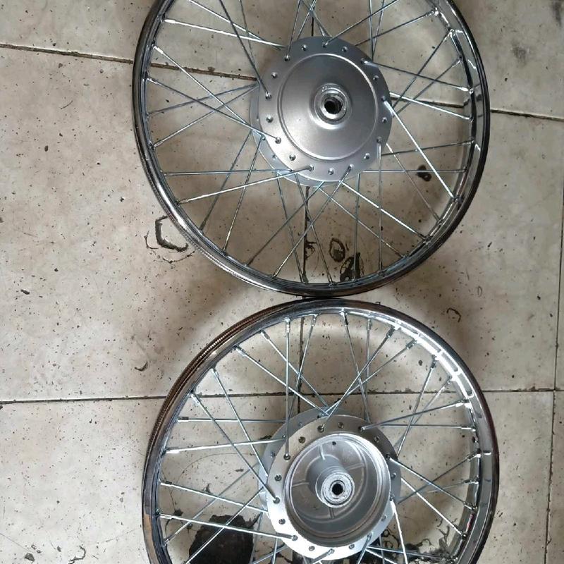 Cặp  bánh căm dọn lại đẹp trước sau đùm gắn wave nhỏ Phụ Tùng