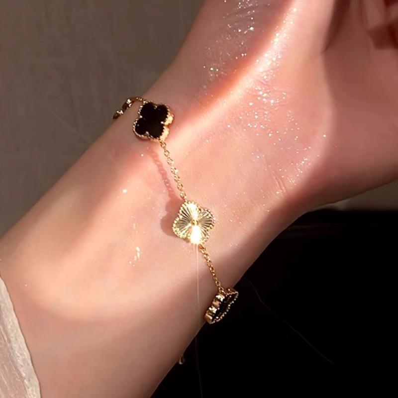 Product Introduction of Vòng Tay Zircon Dát Siêu Nhỏ Cỏ Ba Lá, Thiết Kế Sang Trọng Giá Cả Phải Chăng, Vòng Tay Năm Hoa Fritillary, Tinh Tế Và Cao Cấp, Dễ Phối Đồ, Thích Hợp Cho Nữ, Không Màu 17