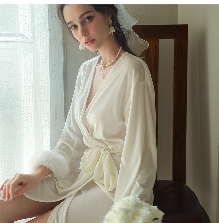 Product Introduction of Bride Bridal Gown Women's Long Feather Nightgown Wedding Tie Makeup Bridesmaid Kimono South Korea Gold Velvet 6