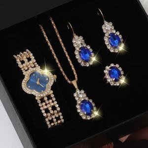 Set Jam Tangan Batu Permata Semanggi Empat Daun, Gaya Retro dan Trendi Wanita, 6 Gaya Tersedia, Gelang Barang Kemas Nilam, Jam Tangan Wanita, dengan Kotak Hadiah