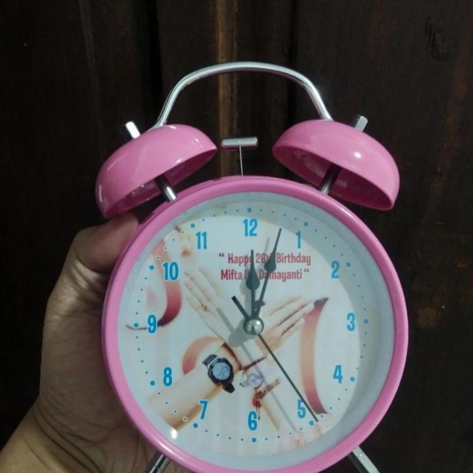 Jam Weker Kostum Suka-Suka dengan Desain Unik 1