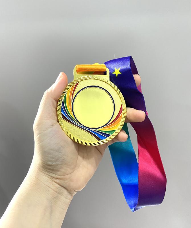 Huy chương thể thao sắc màu, huy chương dây lụa đẹp - Miễn phí thiết kế và in tem dán 1