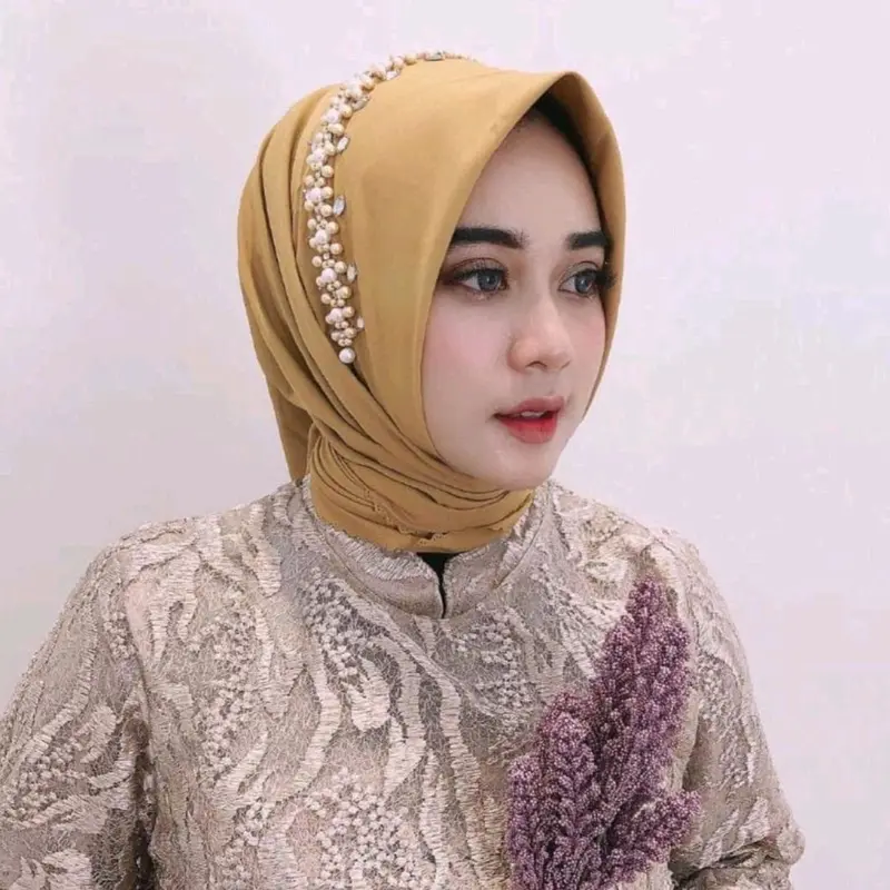 Hijab Segi Empat Payet / Jilbab Payet Segi Empat / Bella Square Payet Mutiara / Kerudung Segi Empat Payet / Jilbab Payet Bella Square 3