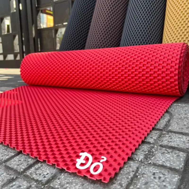 Thảm lót sàn cao su ô tô cuộn 1,5m x 60cm 4
