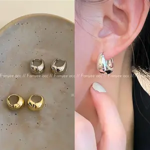 [Fanyee] Anting-anting Lingkaran Polos Temperamen Mode yang Halus Anting-anting kreatif dengan temperamen kelas atas Q132