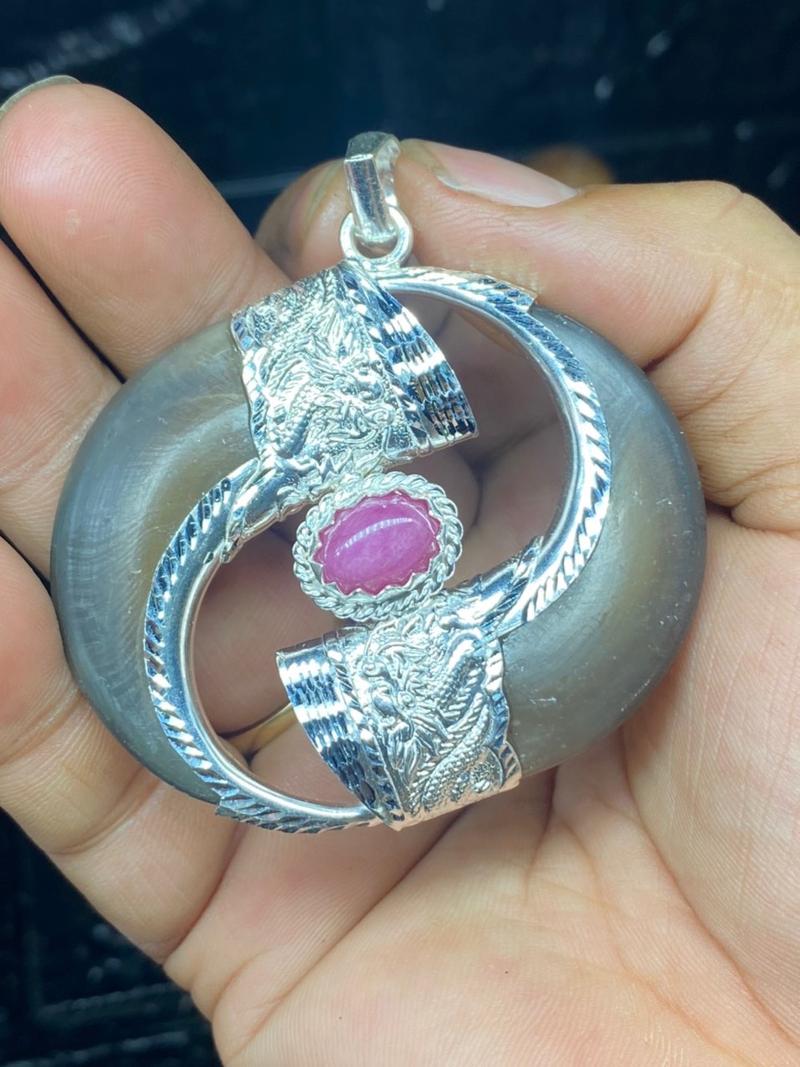 Product Introduction of Mặt đeo dây bọc ngọc rubi 2