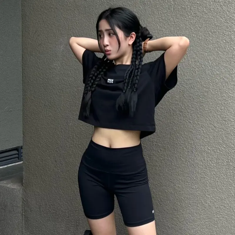 Áo thun croptop nữ Ryactive Comfy Croptop Màu đen 1