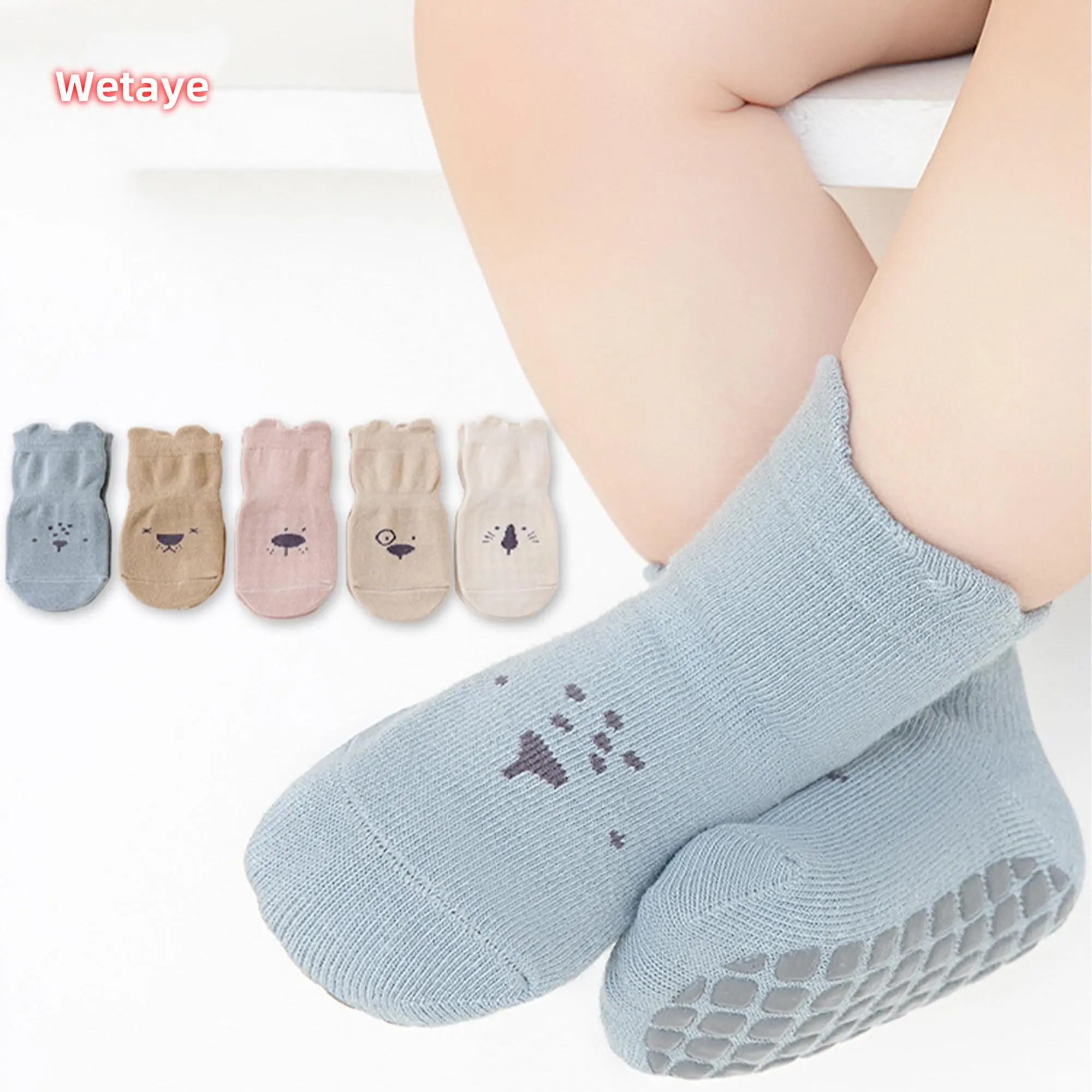 Boys and girls mid-tube socks Cute cartoon printed cotton socks with gripper Suitable for infants and young children Soft fabric