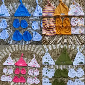 3 SET topi sarung tangan ,sarung kaki seri hijau dapat dicuci dengan mesin 0-3 bulan Kapas Multicoloured paket bayi melahirkan lengkap
