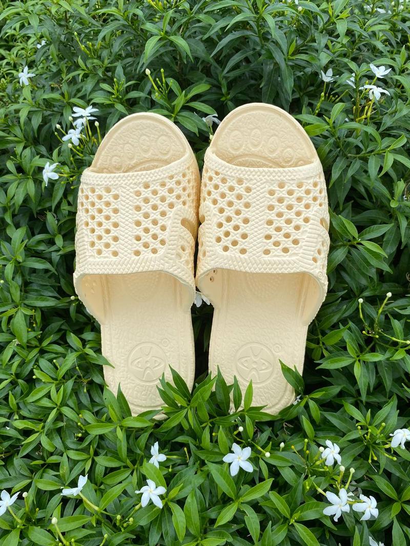 Product Introduction of Tổ ong màu Kem chống trơn trợt , mềm đi êm chân , dành cho nam và nữ size 35 đến 43 19