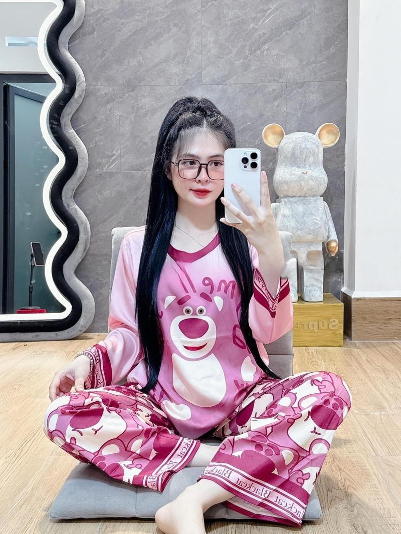 Product Introduction of M (40- 60 Kg) Bộ lụa cổ tròn Labubu lụa mịn 2CE 5