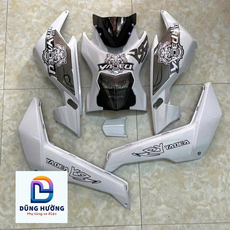 Bộ dàn áo kèm đèn mặt lạ kèm đèn zinpat bi cầu có mặt lạ sợi đốt nhựa dẻo loại đẹp gắn xe xmen tặng kèm ốc Phụ Tùng Phụ Kiện