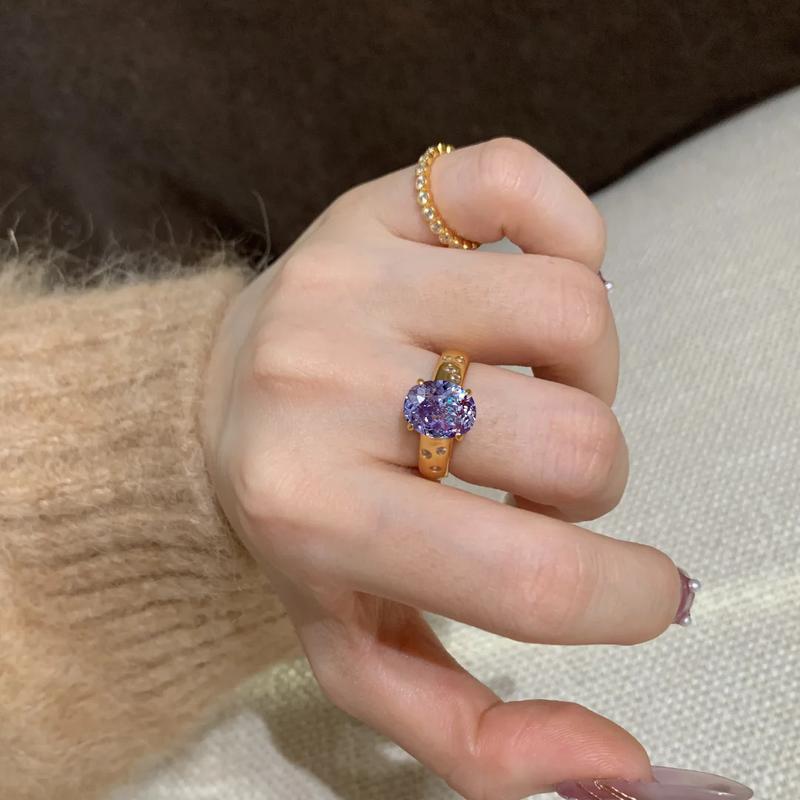 Product Introduction of Vintage Retro Nine Purple Fire Ring Light Luxury Retro Purple Qi Donglai Pigeon Egg High Carbon Diamond Ring for Women 2