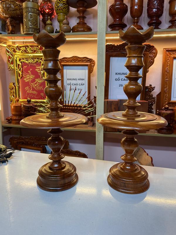 Chân nến , chân đèn thờ gỗ hương sơn pu cao cấp