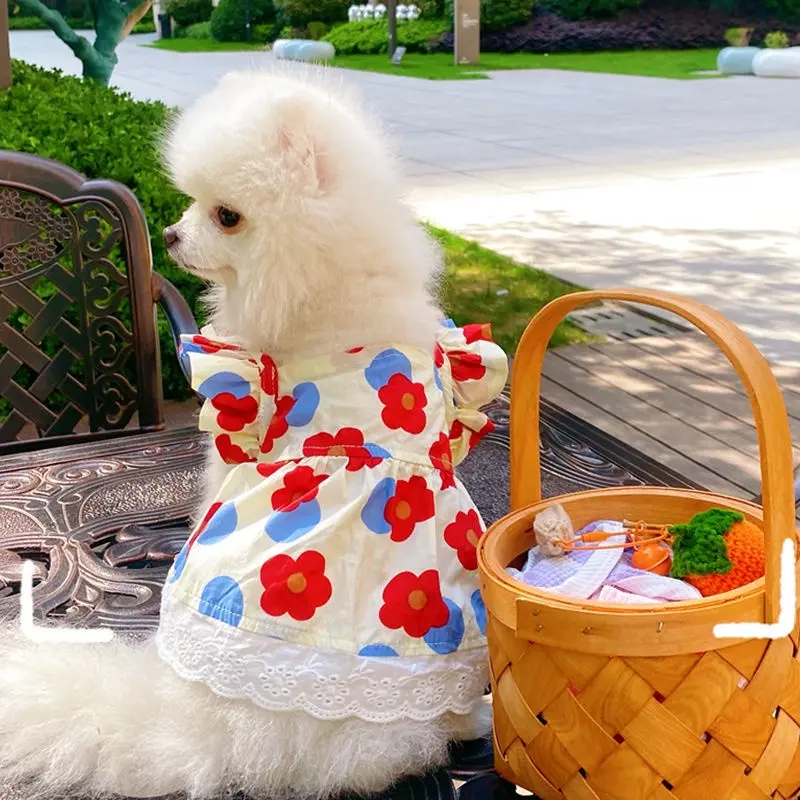 Pet Skirt Spring and Summer New Floral Flying Sleeve Skirt Teddy Bears Puppy Puppy Cat Clothes