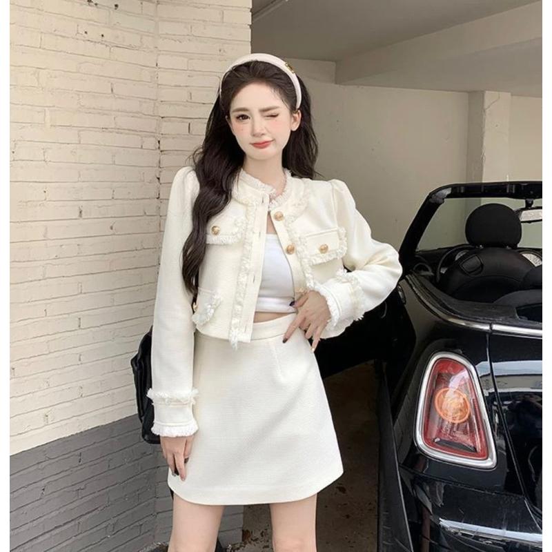 Váy Dạ Xinh Siêu Hot Hàng L1 Fom chuẩn - Áo Dạ Tua Rua Cúc Đồng Kèm Chân Váy Dạ Chữ A Dáng Ngắn Sang Chảnh 2