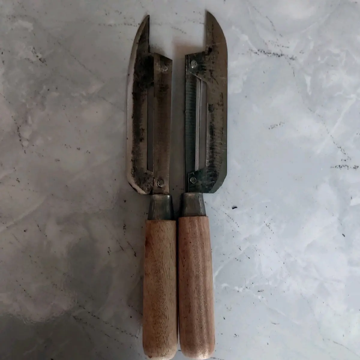 pisau siset/pengupas  ketela/telo