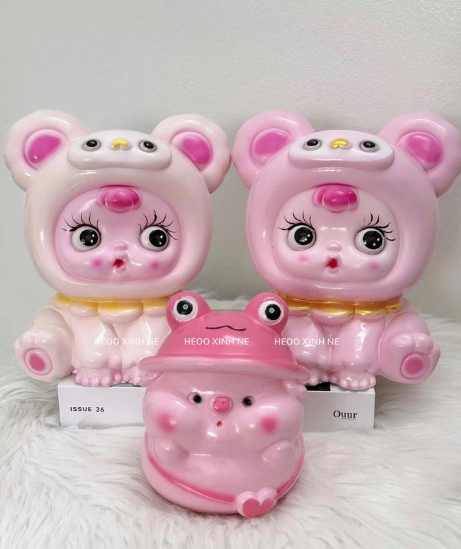 [ Mua 1 TẶ.G 1  ] Heo đất Búp Bê LỖ TRÒN cao 24cm tiết kiệm cute, ống tiết kiệm tiền (ảnh thật)