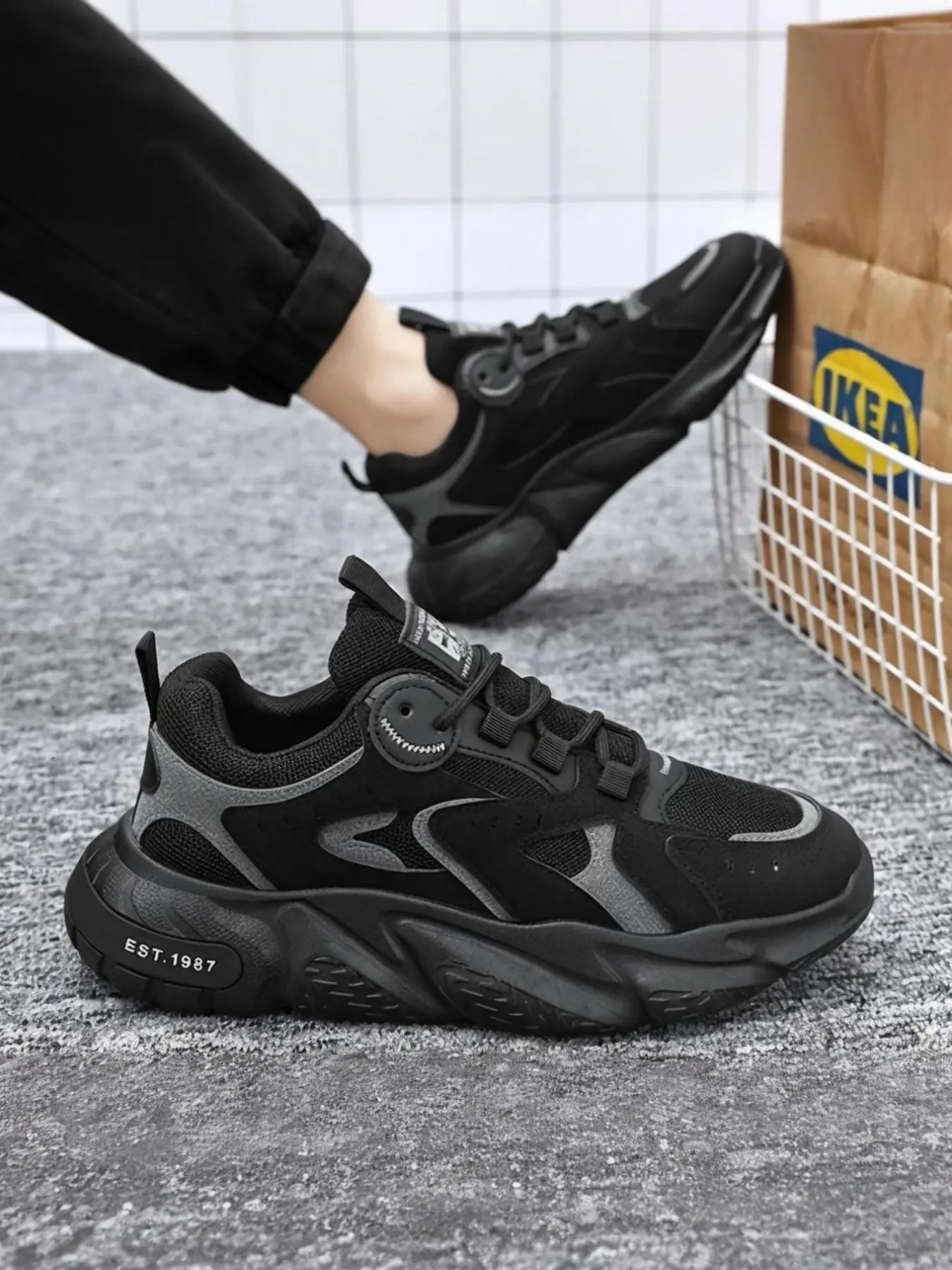 Men's Sporty Lace Up Low Top Lightweight Chunky Sneakers, Casual Comfortable Breathable Shock Non-slip Absorption Walking Shoes, Trendy All-match Sneakers for Daily Wear, Closed