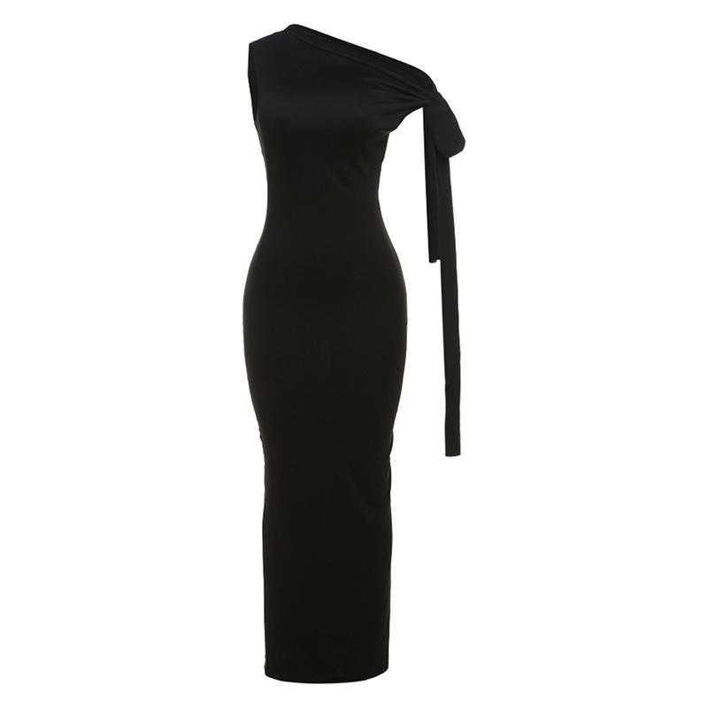 Product Introduction of RelaGala Women's 2024 New Solid Color Casual Sexy Slanted Shoulder Sleeveless Hip Wrapped Dress 2