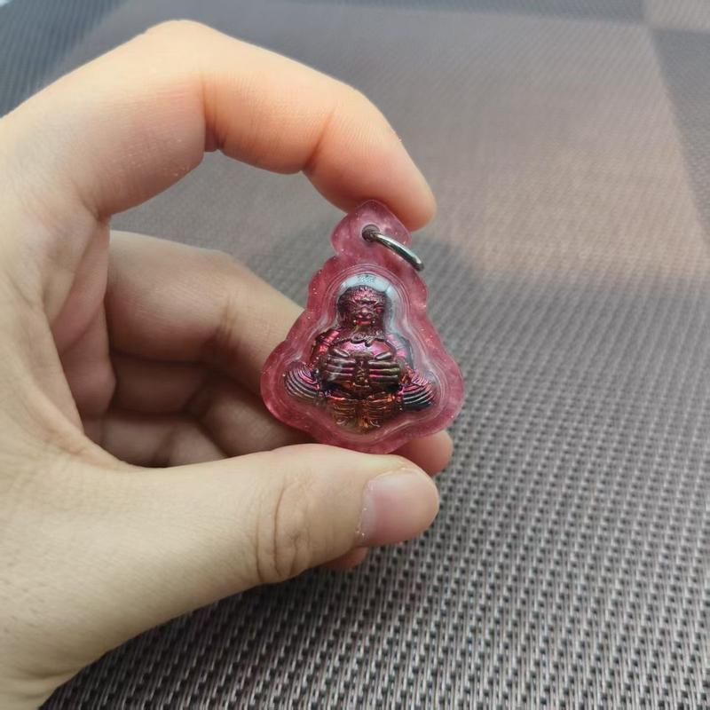 Product Introduction of Thai Pendant Authentic Hanuman Holding Candy Full Scriptures Explosion Color Waterproof Case 38*29 mm 2