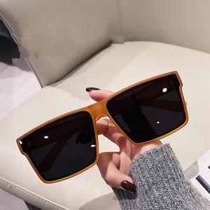 แว่นกันแดดทรงเหลี่ยม แฟชั่นใหม่สำหรับปี 2023 ดีไซเนอร์สุดหรู ทรงสี่เหลี่ยม เหมาะสำหรับผู้ชายและผู้ชาย สไตล์วินเทจคลาสสิก เหมาะสำหรับกิจกรรมกลางแจ้ง