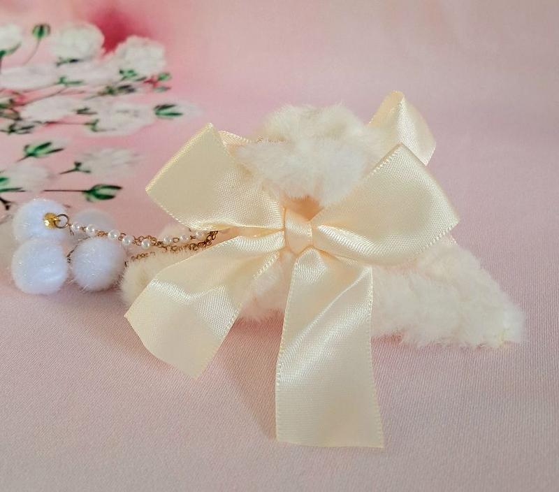 Product Introduction of kẹp ngoạm phủ lông đính charm xinh to 11cm 9