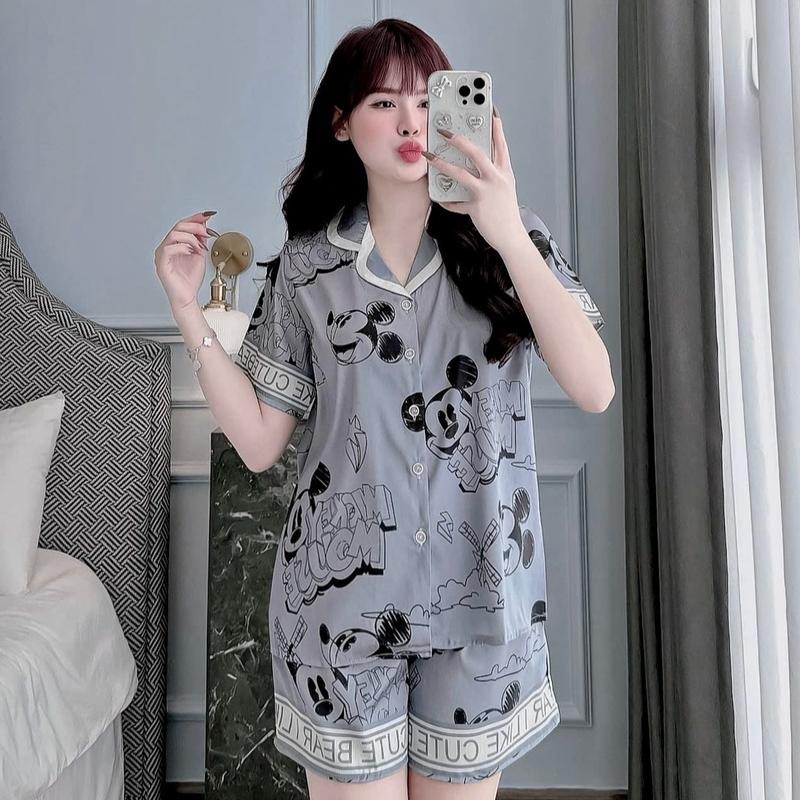 Bộ Pijama Lụa Xước Ánh Kim Hình Chuột MiKy Mềm Mướt Mịn Màu Xám Ghi Sang Đẹp Dễ Mặc Đủ Ba Dáng Tay Dài Tay Ngắn Quần Đùi Quần Ngủ Áo Ngủ Cho Nữ Wonmen 3