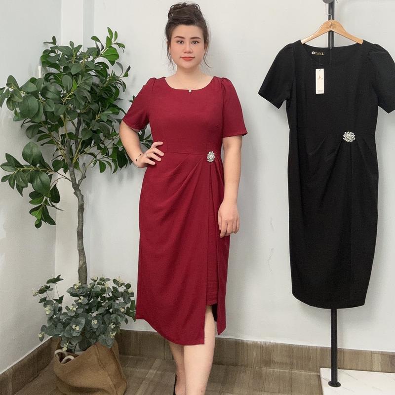 Đầm xếp li eo Shop Bigsize Mã TD16 che bụng, thiết kế xẻ tà trước trẻ trung  kèm hoa cài nữ tính, sang trọng cho người mặc Dress Nữ Women Đỏ Voi