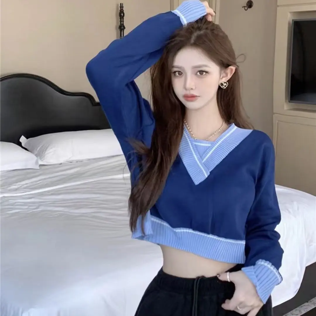 Early Autumn New Vintage Style Color-Block V-Neck Long Sleeve Knitted Top for Women, Design Sense Fake Two-Piece Loose Slimming Top Knitwear Womenswear