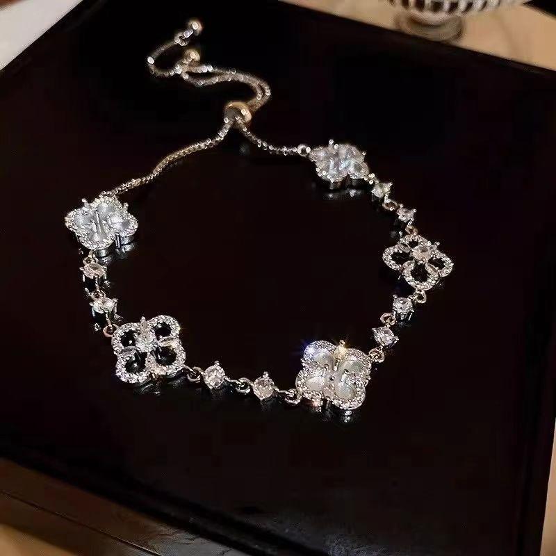 Vòng Tay Đá Zircon Hoa Bốn Cánh Hàn Quốc, Cảm Giác Cao Cấp Sang Trọng Giá Cả Phải Chăng, Có Thể Điều Chỉnh, Phong Cách Mới, Trang Sức Thời Trang Nữ, Được Đánh Giá Tích Cực 1621 1