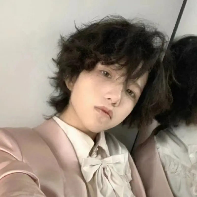 Rambut palsu pria gaya yang sangat sama karena rambut keriting pendek modis kepala mie instan wol halus kinerja kepribadian keriting penutup rambut penuh 2