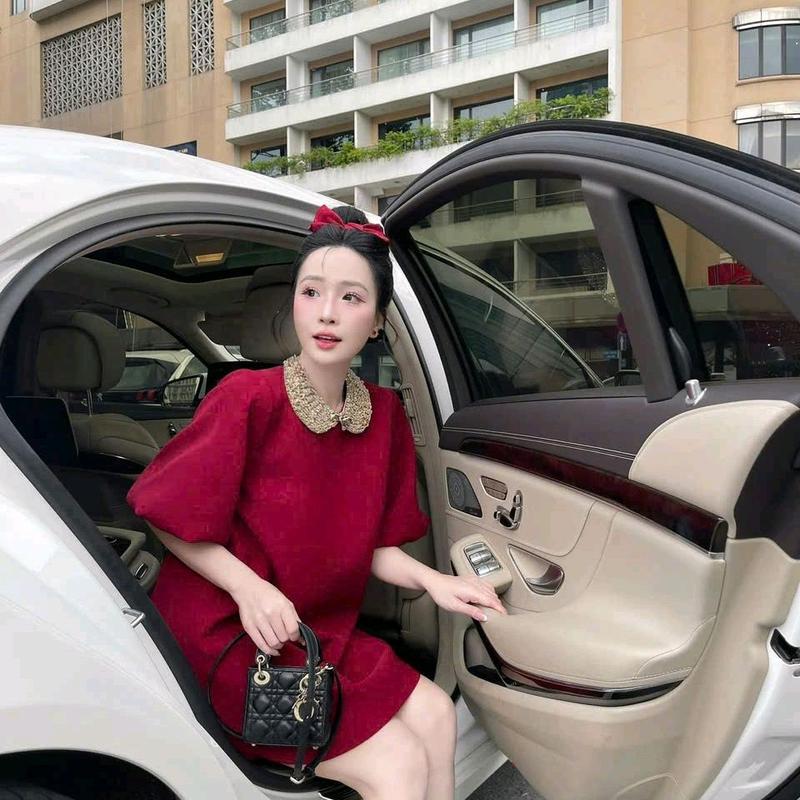 Đầm Babydoll Mango Tay Búp , Cổ Đính Cườm , Thanh Lịch Sang Trọng Dễ Thương Thời Trang Cao Cấp Quý Phái .Bầu Bí Bon Chen Được Thoải Mái Dress Voan Kim Tuyến 1
